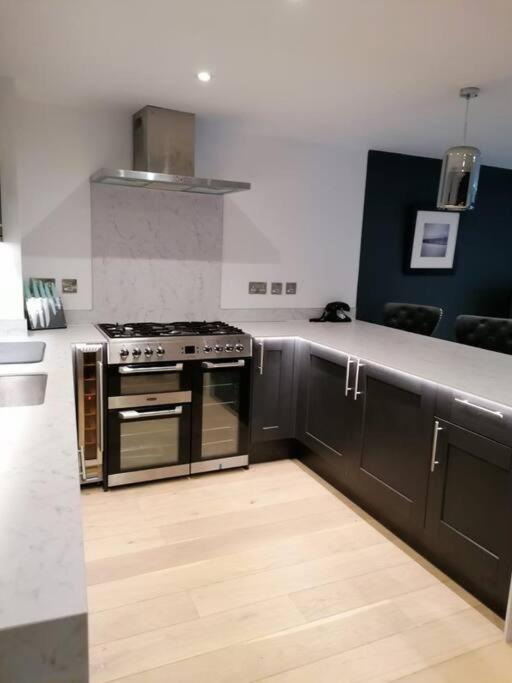 New Town House With *Free Allocated Parking* Apartment Brighton Ngoại thất bức ảnh