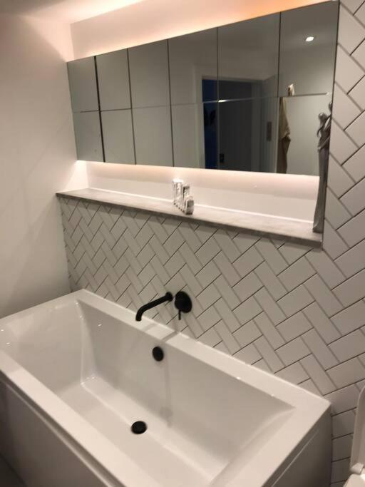 New Town House With *Free Allocated Parking* Apartment Brighton Ngoại thất bức ảnh